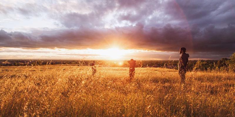 五金制品能用多久?深度解析CNC加工、注塑与冲压模具的耐久性评估法则